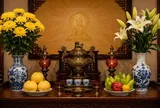 Vì sao không nên để hoa giả, cây giả trên ban thờ? Người xưa có lý do để kiêng kỵ