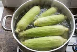 Mẹo luộc ngô mềm ngọt, không cần thêm đường