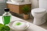 Cách dùng dầu gió giúp giảm mùi hôi nhà vệ sinh, mẹo nhỏ dễ làm