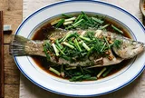 Nấu cá không muốn bị tanh, cứ thêm thứ này