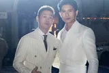MC Anh Tuấn khoe vẻ ngoài "không tuổi", đọ vẻ lịch lãm với "chú rể" Lâm Bảo Châu