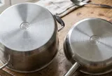 Inox 304 và inox 316: Loại nào an toàn hơn khi đựng thức ăn?