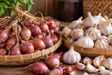 Đừng để hành tỏi vừa mua đã mọc mầm, mềm nhũn: 6 cách bảo quản lâu hỏng, ít thối móp