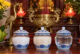 Khi nào nên thay hũ gạo, muối, nước trên ban thờ?