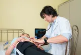 Mệt mỏi nhưng âm thầm chịu đựng vì ngại làm phiền các con, người phụ nữ sau đó phải nhập viện vì đột quỵ