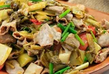 Cách làm lòng xào dưa giòn ngon, thơm, sạch mà không hề bị dai nhách cho ngày mưa gió