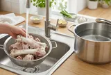 Ninh xương nước cứ đục ngầu? Đây là 7 lỗi nhiều người mắc khiến nồi canh mất ngon