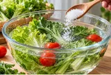 Thường xuyên ngâm rau trong nước muối: 5 điều cần biết để tránh phản tác dụng