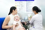 Hàng nghìn phụ huynh đăng ký và cho con tiêm vắc xin tay chân miệng lần đầu tiên có tại Việt Nam