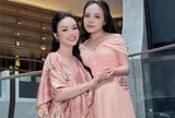 Cặp cô trò hiếm hoi đều là NSƯT xinh đẹp: Người sinh con trai đạt Thủ khoa, người làm Phó Giáo sư