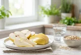 Mùa thu lê vào mùa, giàu nước và chất xơ nhưng 3 nhóm người nên ăn vừa phải