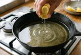 Chỉ vài giọt chanh vào chảo dầu, nhiều người bất ngờ với kết quả nhận được