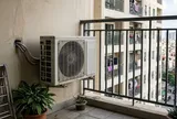 5 điều cần lưu ý cho những gia đình để cục nóng điều hòa ở ban công, lô gia