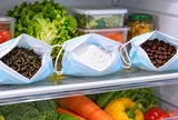 Vì sao nhiều nhà đặt khẩu trang y tế trong tủ lạnh? Hóa ra là mẹo thú vị