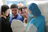 Đưa vợ đi khám thai, bác sĩ nói 1 câu khiến chồng vui sướng thốt lên: “Kiếp trước chắc tôi cứu cả dải ngân hà rồi”