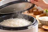 Bao lâu sau khi nồi cơm điện chuyển sang giữ ấm thì có thể mở nồi? Chờ đúng lúc cơm ngon hơn hẳn