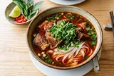 Cách nấu phở bò sốt vang kiểu Hà Nội chuẩn vị