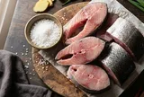 Rửa cá bằng muối mãi vẫn tanh? Đây mới nguyên nhân bị nhiều người bỏ qua