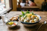 Trứng vịt lộn và trứng cút lộn loại nào tốt hơn, một quả trứng vịt bằng 10 quả trứng cút, vậy nên chọn loại nào?