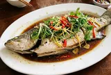Cách làm cá hấp xì dầu không tanh, thịt chắc ngọt tự nhiên