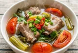 Cách nấu canh dưa chua sườn non ngọt thanh, chua dịu, "đánh" sạch nồi cơm
