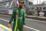Tay đua Aston Martin mỉa mai xe F1 khi chào đón Max Verstappen