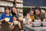 Sao Việt 24h: Jennifer Phạm khoe con gái 13 tuổi cao ngang mẹ, xinh ngọt ngào; Phương Oanh cùng cặp song sinh vào bếp