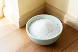 Vì sao nên đặt một bát muối trắng trong nhà? Có 5 lý do đặc biệt