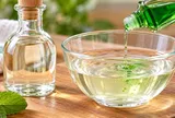 Vì sao nhiều người trộn giấm với dầu gió? Mẹo nhỏ được truyền tai có tác dụng gì?