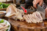 Cách luộc tai heo trắng giòn sần sật