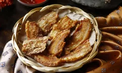 Cách làm tóp mỡ ba chỉ mắm đường giòn rụm, vàng thơm