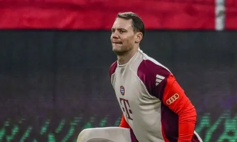 NÓNG! Kompany báo tin xấu về Neuer