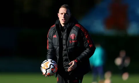 Phil Jones nêu tên cầu thủ "tuyệt hảo" của M.U