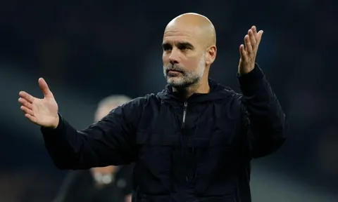 CĐV Tottenham chế giễu Pep Guardiola: “Ông sẽ bị sa thải vào sáng mai”