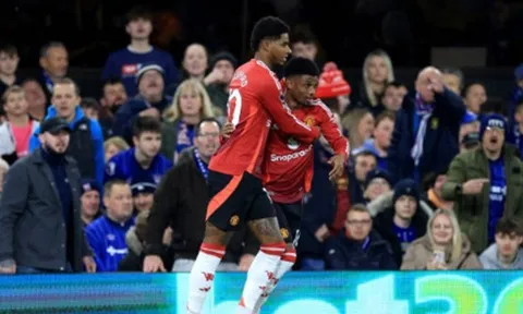 “Thật sự tuyệt vời từ Amad! NHM Man Utd đang hát vang tên Amorim”