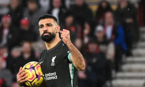 Liverpool xác định ngọc quý 19 tuổi kế thừa Salah?