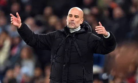 Phản ứng của Pep Guardiola khi bị CĐV Man City la ó