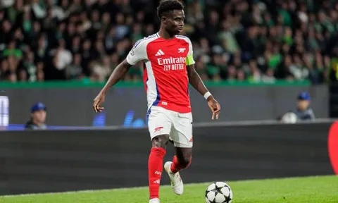Saka nói thẳng về trình độ của Sporting