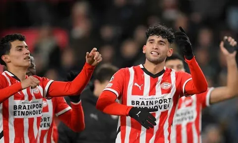 Ghi 3 bàn trong 8 phút, PSV ngược dòng kinh điển trước Shakhtar Donetsk