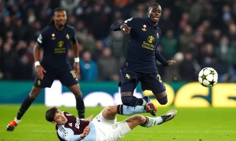 Hai bộ mặt trái ngược của Aston Villa trước Juventus