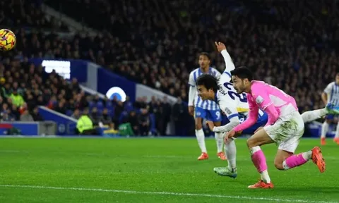 Brighton đẩy Man City xuống thứ 3 Premier League