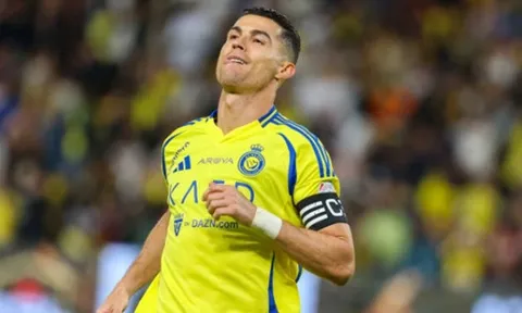 Cầu thủ Al Nassr bị chê bai thậm tệ vì không chuyền cho Ronaldo lập hat-trick
