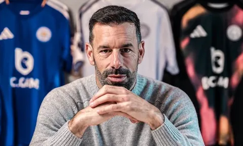 CHÍNH THỨC! Leicester bổ nhiệm Ruud van Nistelrooy