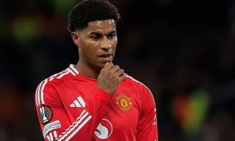 Hành động của Rashford tạo nên 'cơn mưa' tranh cãi