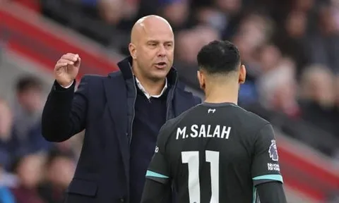 Liverpool không được phép nương tay với Man City