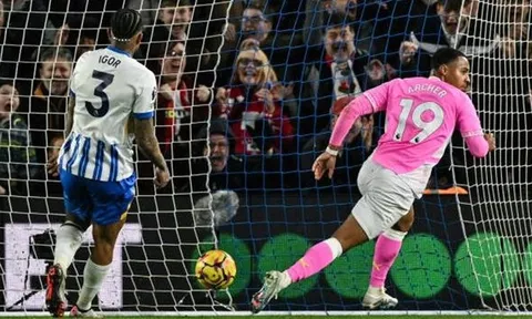 VAR gây tranh cãi dữ dội ở trận Brighton - Southampton, Premier League ra tuyên bố
