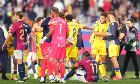 Barcelona bị Las Palmas khai thác điểm yếu