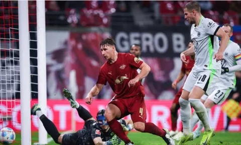 Leipzig đại bại 1-5 trên sân nhà trước Wolfsburg