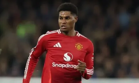 Lộ diện bạn gái mới đầy quyến rũ của Marcus Rashford