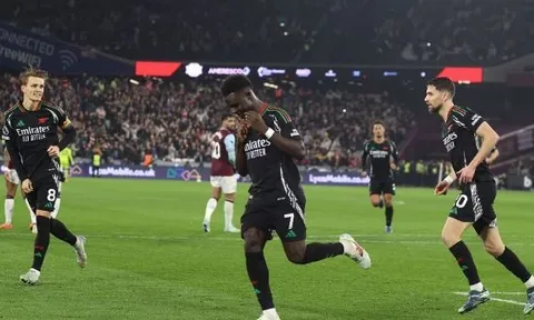 Bukayo Saka khiến Man United 'bẽ mặt'